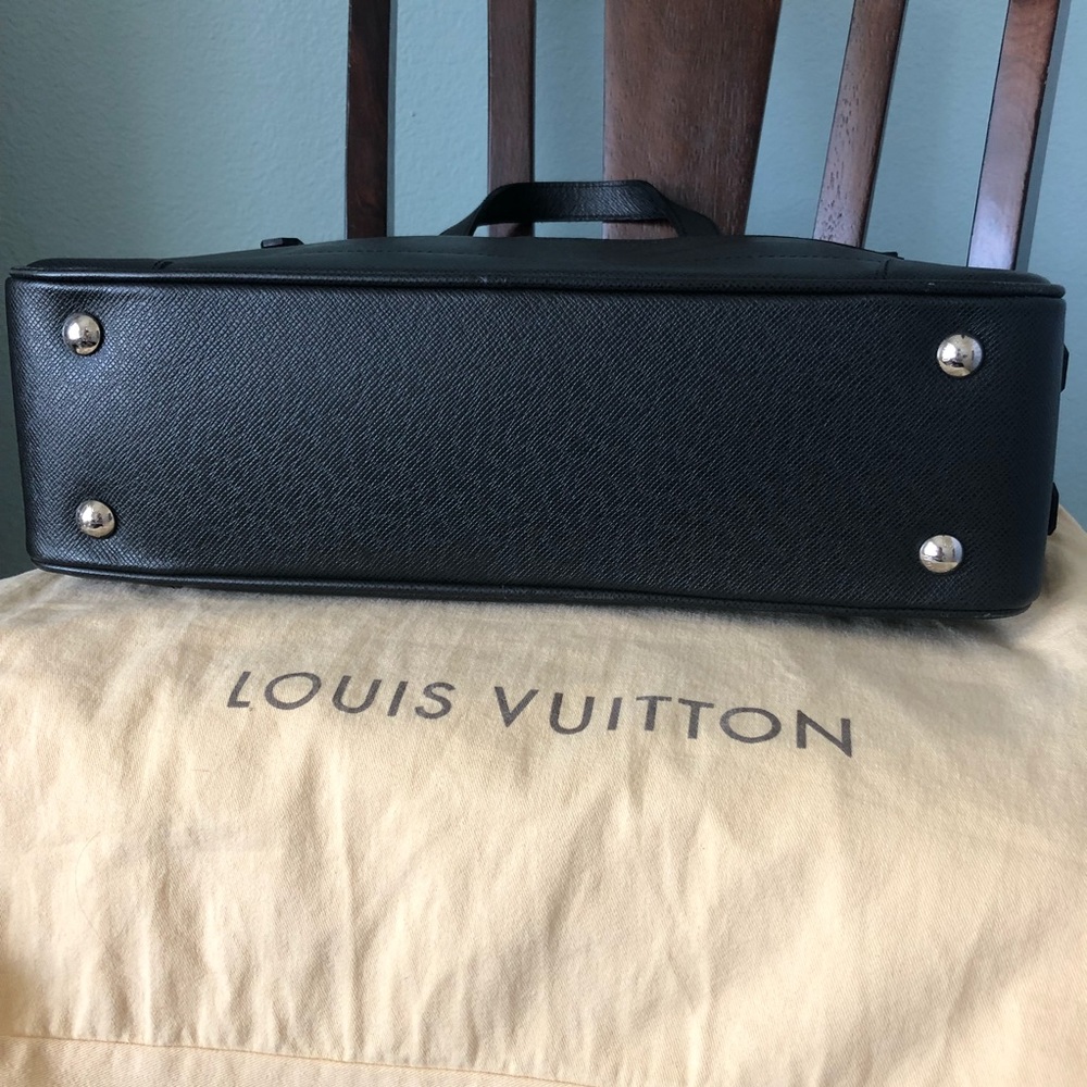 Authentic LV briefcase laptop bag - Picture 4 of 8